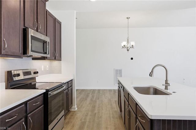 1008 Paragon Way Unit B, Suffolk, VA 23435