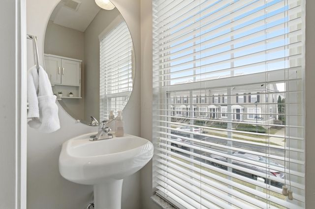 5282 Royal Arch Cascade Drive, Dublin, OH 43016