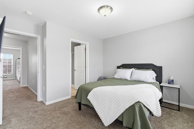 5282 Royal Arch Cascade Drive, Dublin, OH 43016