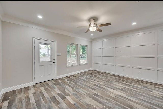 1707 Ash Crescent Street, Fort Worth, TX 76104