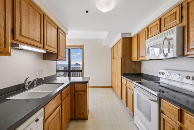 168 6th Street E 3801, Saint Paul, MN 55101