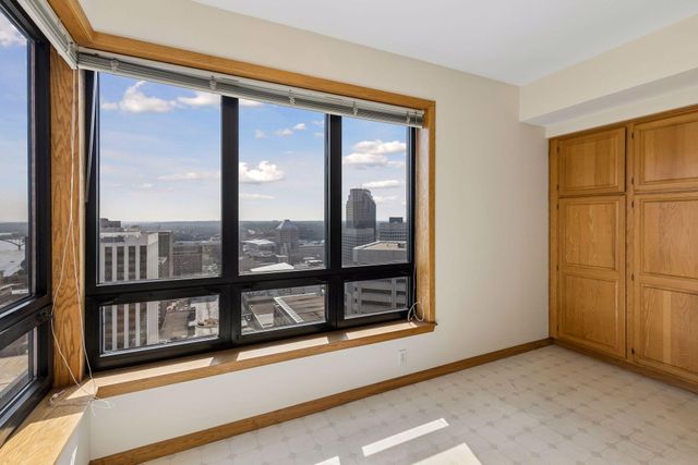 168 6th Street E 3801, Saint Paul, MN 55101