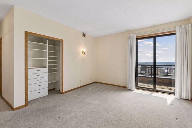 168 6th Street E 3801, Saint Paul, MN 55101