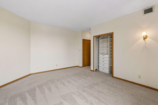 168 6th Street E 3801, Saint Paul, MN 55101