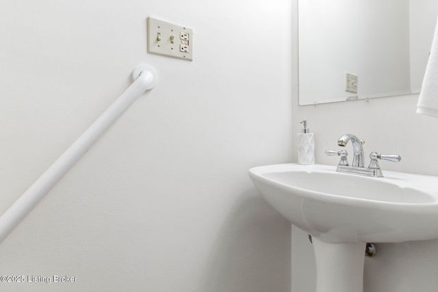 2019 Bonnycastle Ave, Louisville, KY 40205