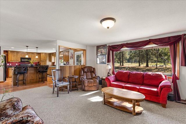 202 Country Club Ln, Pinehurst, ID 83850