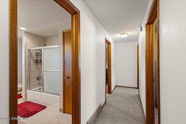 202 Country Club Ln, Pinehurst, ID 83850