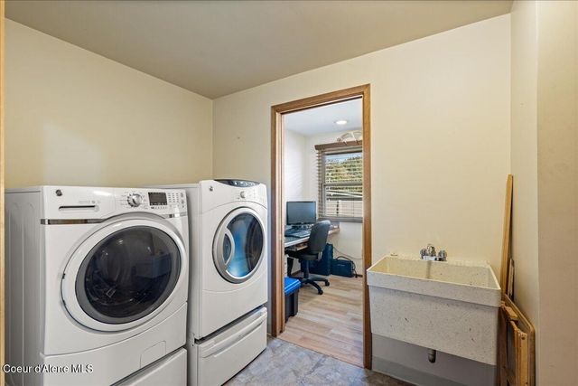 202 Country Club Ln, Pinehurst, ID 83850