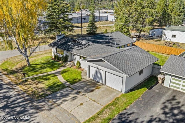 202 Country Club Ln, Pinehurst, ID 83850