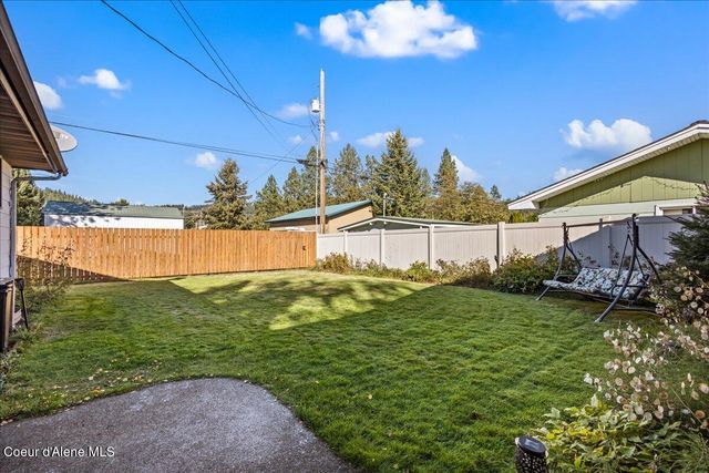 202 Country Club Ln, Pinehurst, ID 83850