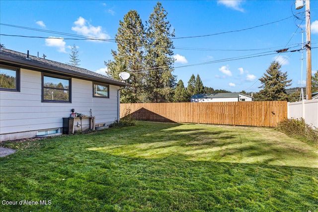 202 Country Club Ln, Pinehurst, ID 83850