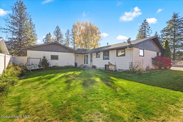 202 Country Club Ln, Pinehurst, ID 83850