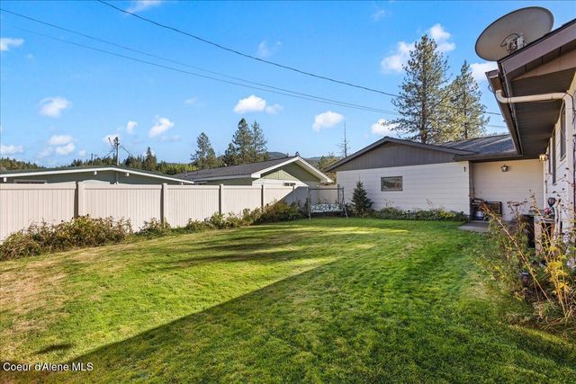 202 Country Club Ln, Pinehurst, ID 83850