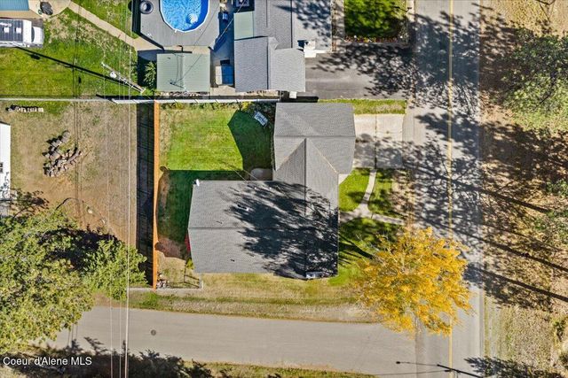 202 Country Club Ln, Pinehurst, ID 83850