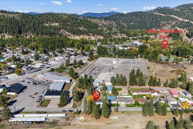 202 Country Club Ln, Pinehurst, ID 83850