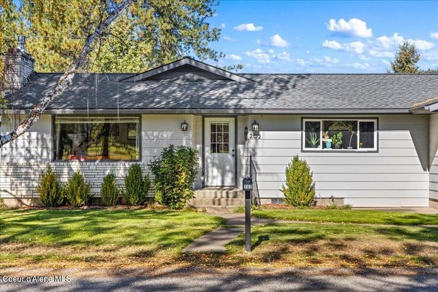 202 Country Club Ln, Pinehurst, ID 83850