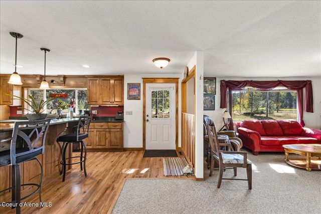 202 Country Club Ln, Pinehurst, ID 83850