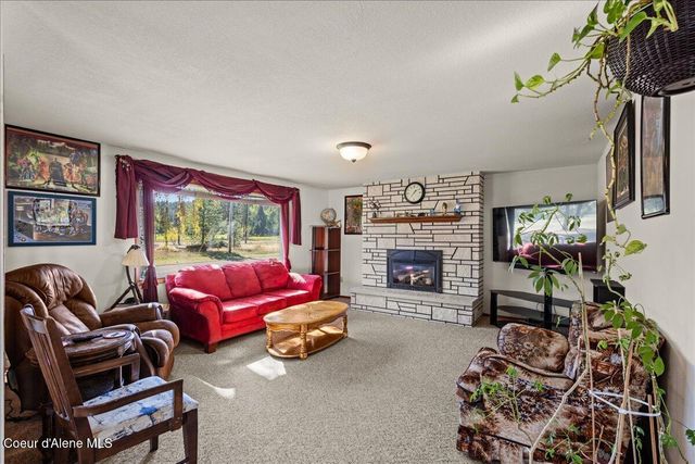 202 Country Club Ln, Pinehurst, ID 83850