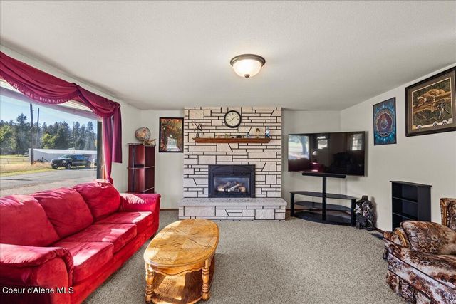 202 Country Club Ln, Pinehurst, ID 83850