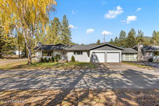 202 Country Club Ln, Pinehurst, ID 83850