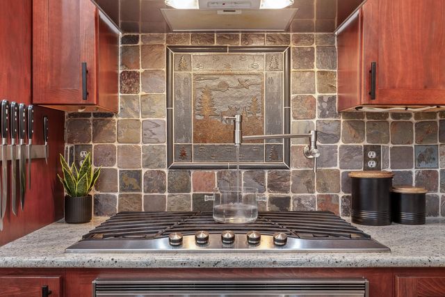 10309 N Lookout View Ln, Newman Lake, WA 99025