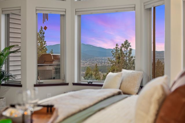 10309 N Lookout View Ln, Newman Lake, WA 99025