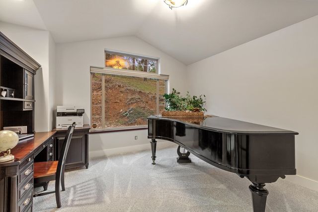 10309 N Lookout View Ln, Newman Lake, WA 99025