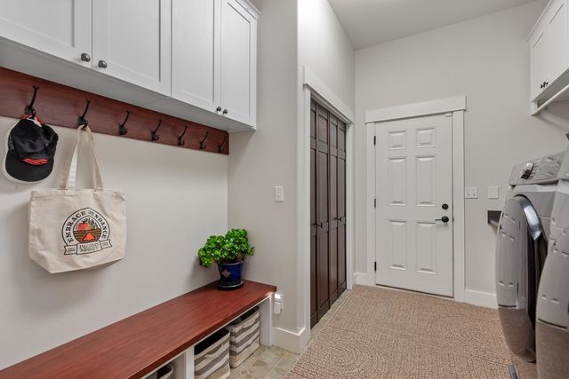 10309 N Lookout View Ln, Newman Lake, WA 99025