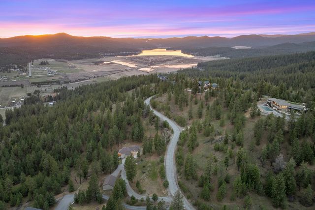 10309 N Lookout View Ln, Newman Lake, WA 99025