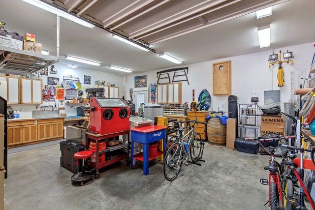 10309 N Lookout View Ln, Newman Lake, WA 99025