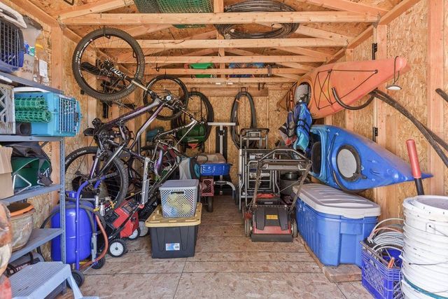 10309 N Lookout View Ln, Newman Lake, WA 99025