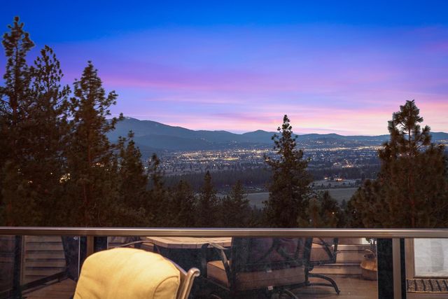 10309 N Lookout View Ln, Newman Lake, WA 99025