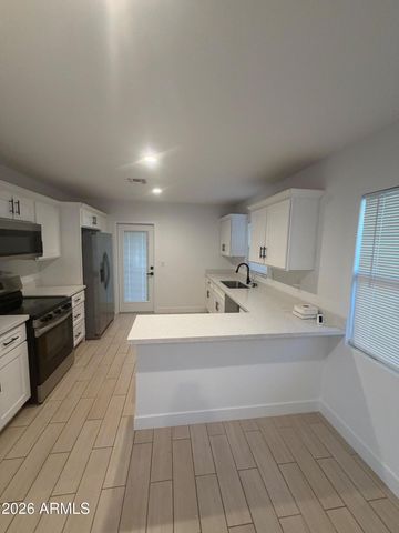 330 E WHITTON Avenue, Phoenix, AZ 85012