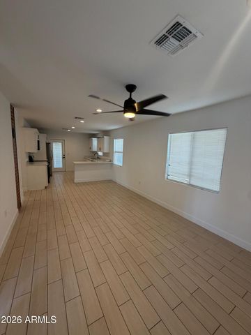 330 E WHITTON Avenue, Phoenix, AZ 85012