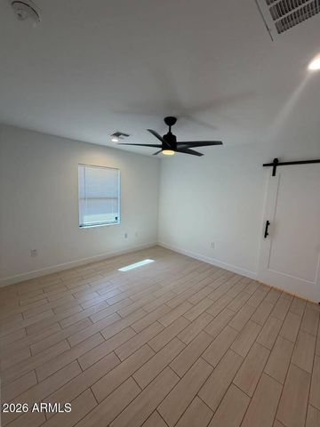 330 E WHITTON Avenue, Phoenix, AZ 85012
