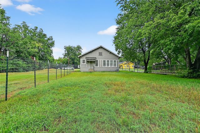 300 W Moore Street, Sherman, TX 75090