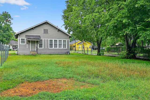 300 W Moore Street, Sherman, TX 75090