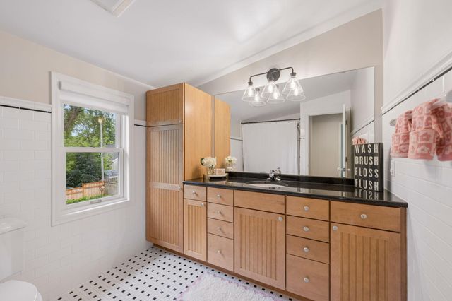 4817 Rutledge Avenue, Edina, MN 55436