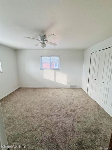 31929 Jefferson, Saint Clair Shores, MI 48082