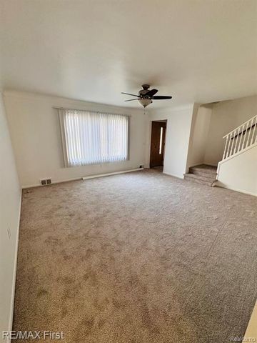 31929 Jefferson, Saint Clair Shores, MI 48082