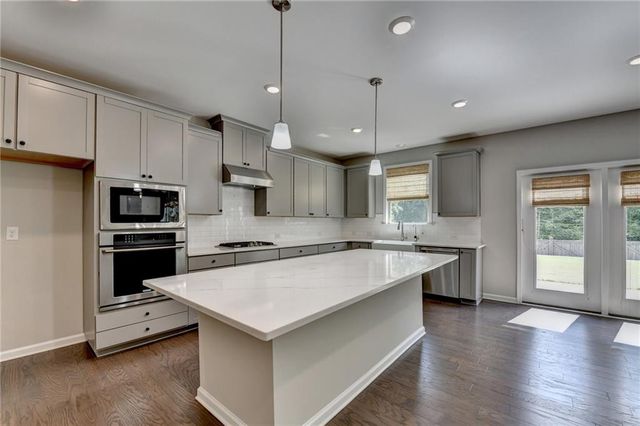 955 Laura Jean Court, Buford, GA 30518