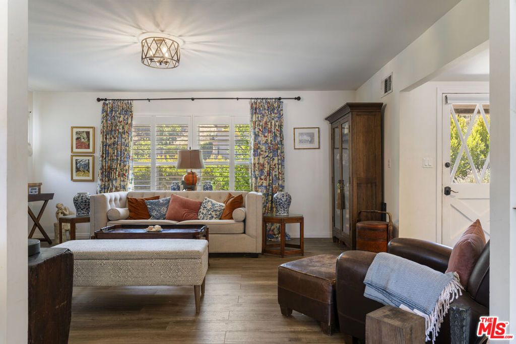 Image 13 of property listing at 5636 Valley Circle Boulevard, Los Angeles, CA 91367