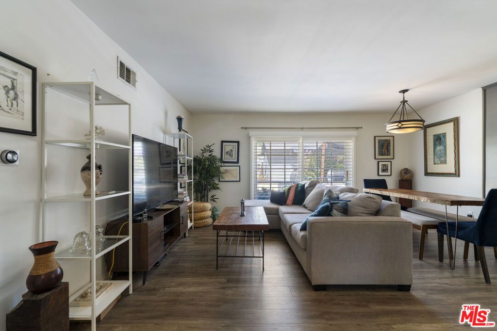 Image 18 of property listing at 5636 Valley Circle Boulevard, Los Angeles, CA 91367
