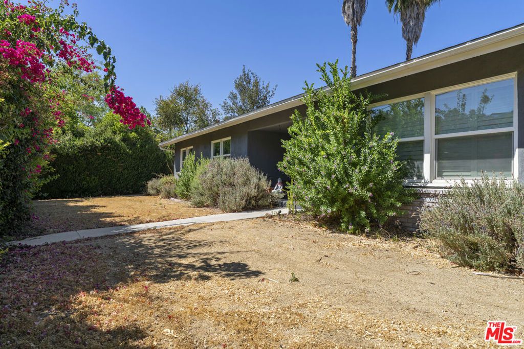 Image 2 of property listing at 5636 Valley Circle Boulevard, Los Angeles, CA 91367