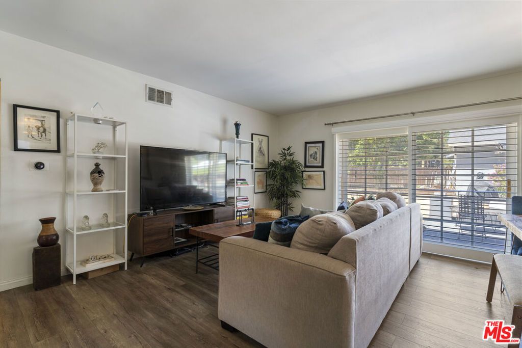 Image 20 of property listing at 5636 Valley Circle Boulevard, Los Angeles, CA 91367