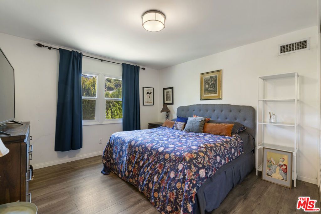 Image 27 of property listing at 5636 Valley Circle Boulevard, Los Angeles, CA 91367
