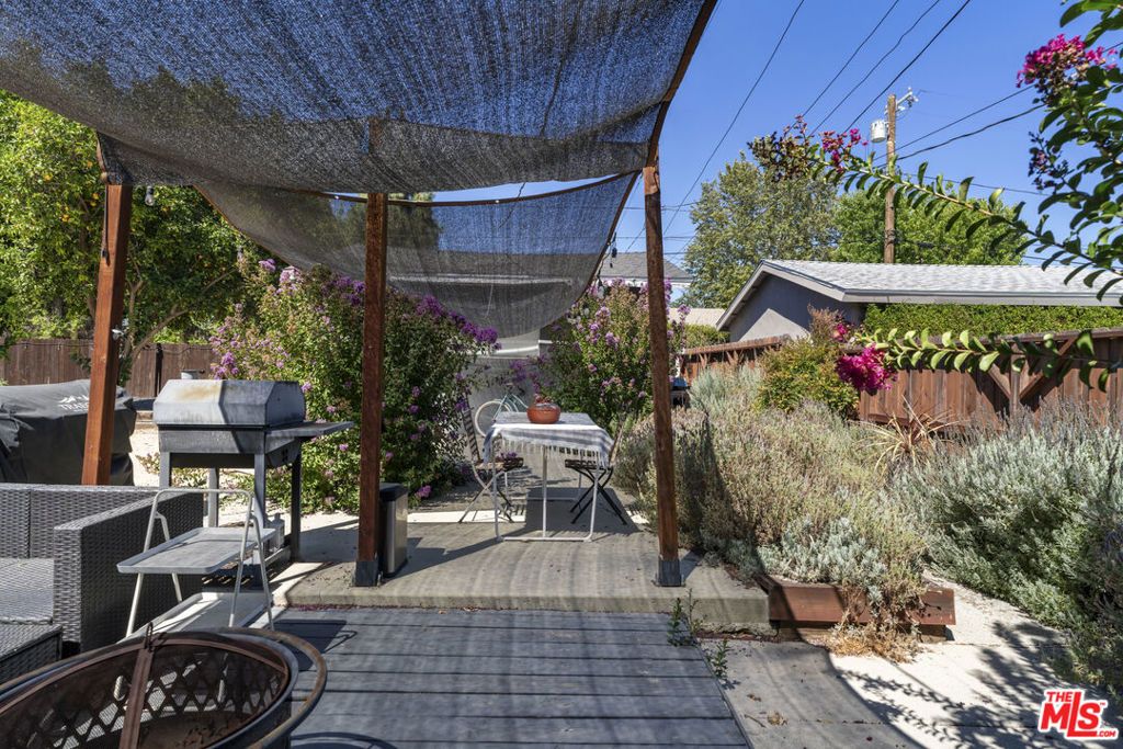 Image 42 of property listing at 5636 Valley Circle Boulevard, Los Angeles, CA 91367