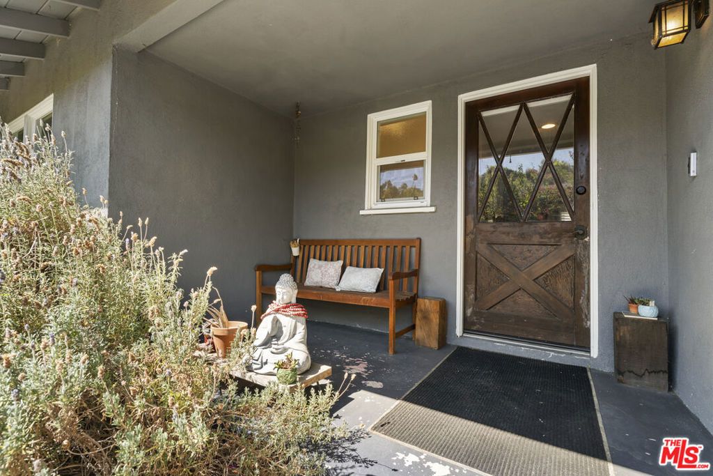 Image 7 of property listing at 5636 Valley Circle Boulevard, Los Angeles, CA 91367