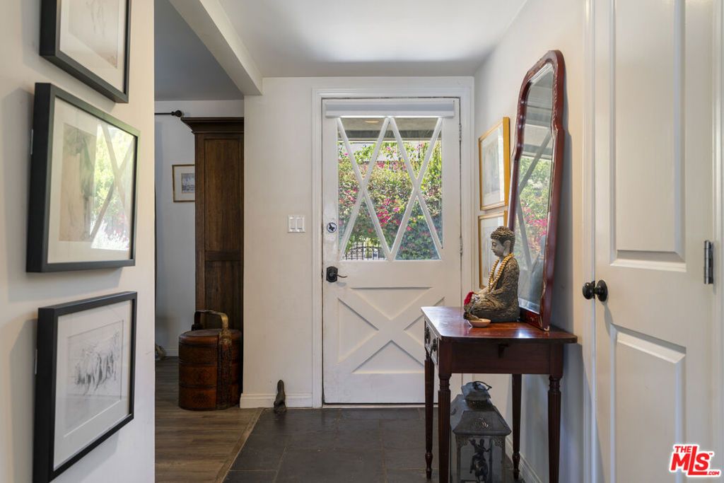 Image 9 of property listing at 5636 Valley Circle Boulevard, Los Angeles, CA 91367