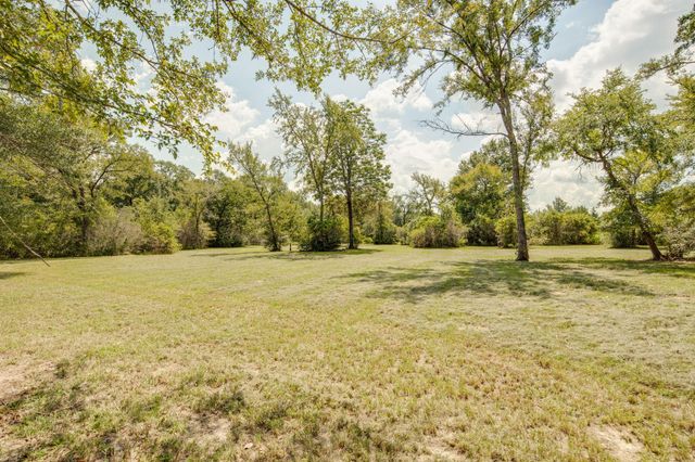10222 Wessex Bend, Iola, TX 77861